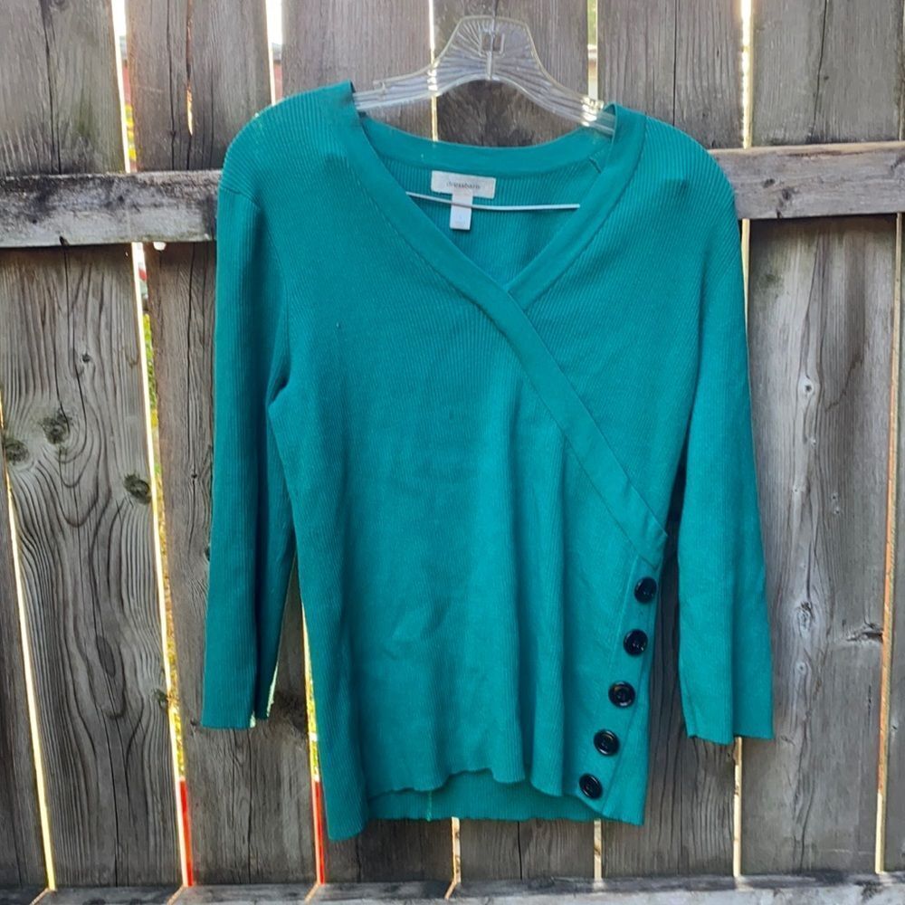 Dress Barn faux button top sz. L